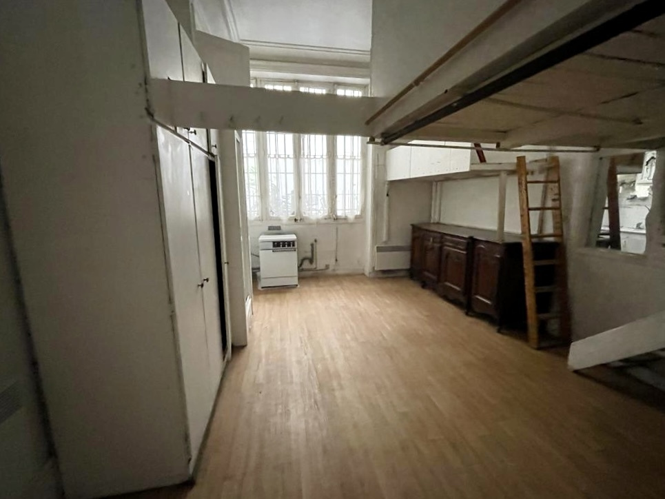 PARIS XI – FOLIE-MERICOURT – STUDIO