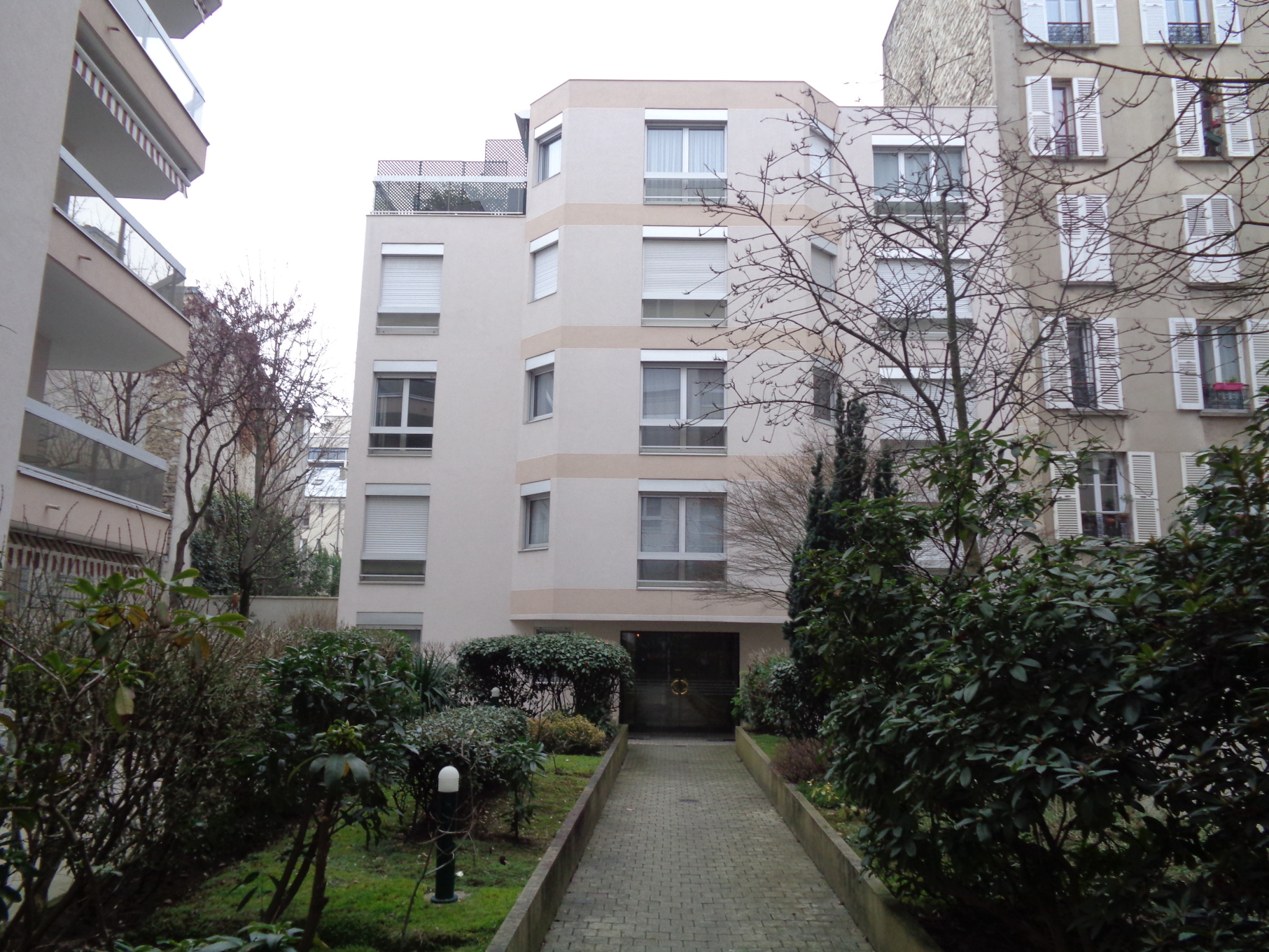 PARIS XI – VOLTAIRE- STUDIO