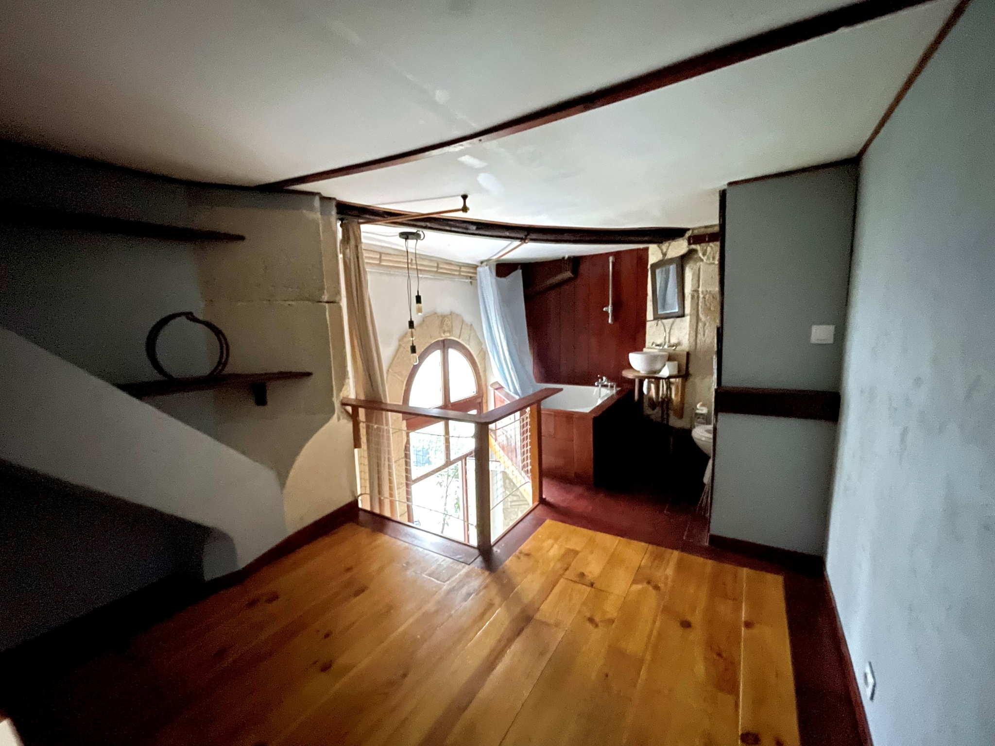 PARIS IX – FAUBOURG-MONTMARTRE – STUDIO