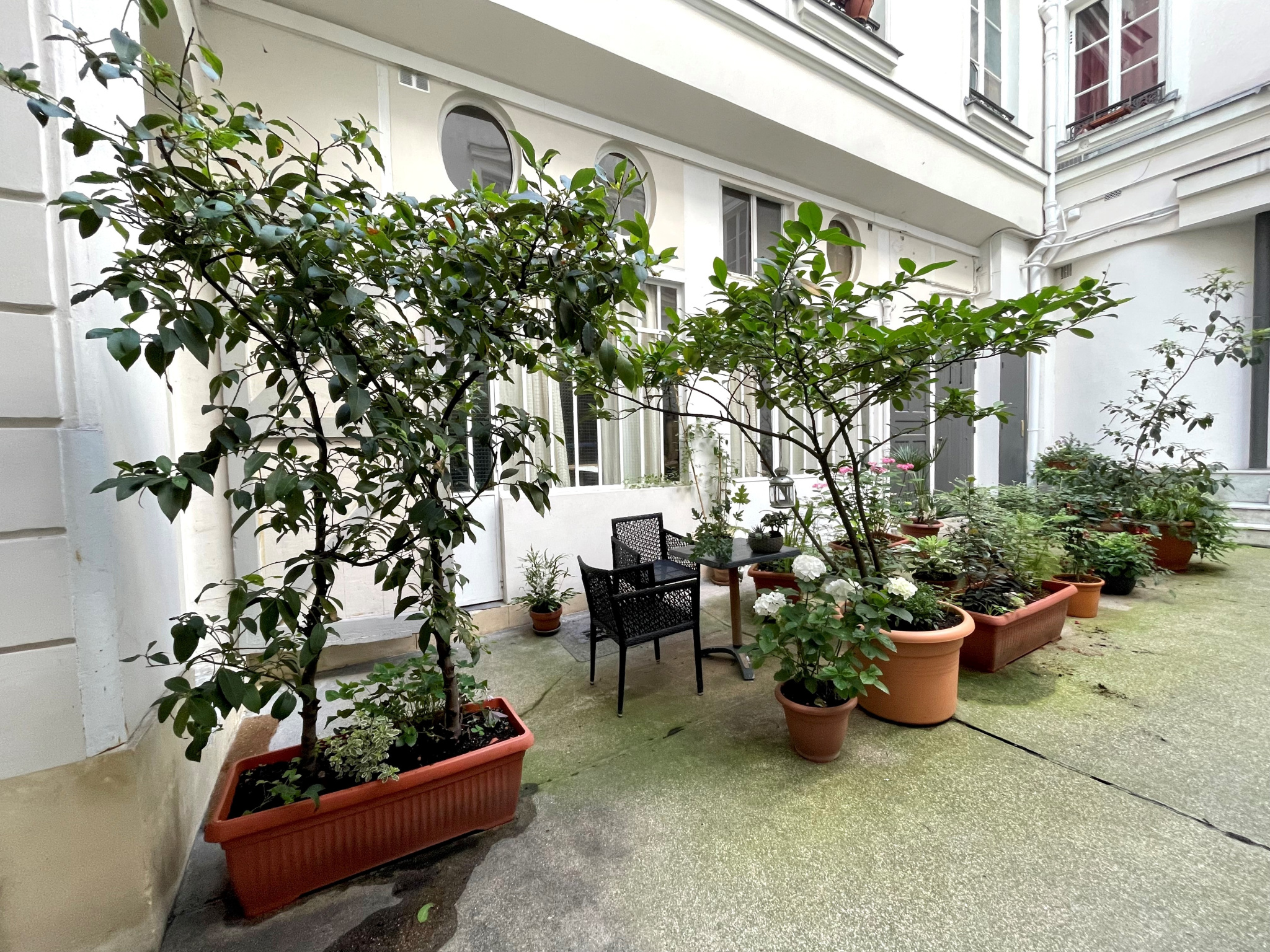 PARIS IX – FAUBOURG-MONTMARTRE – STUDIO