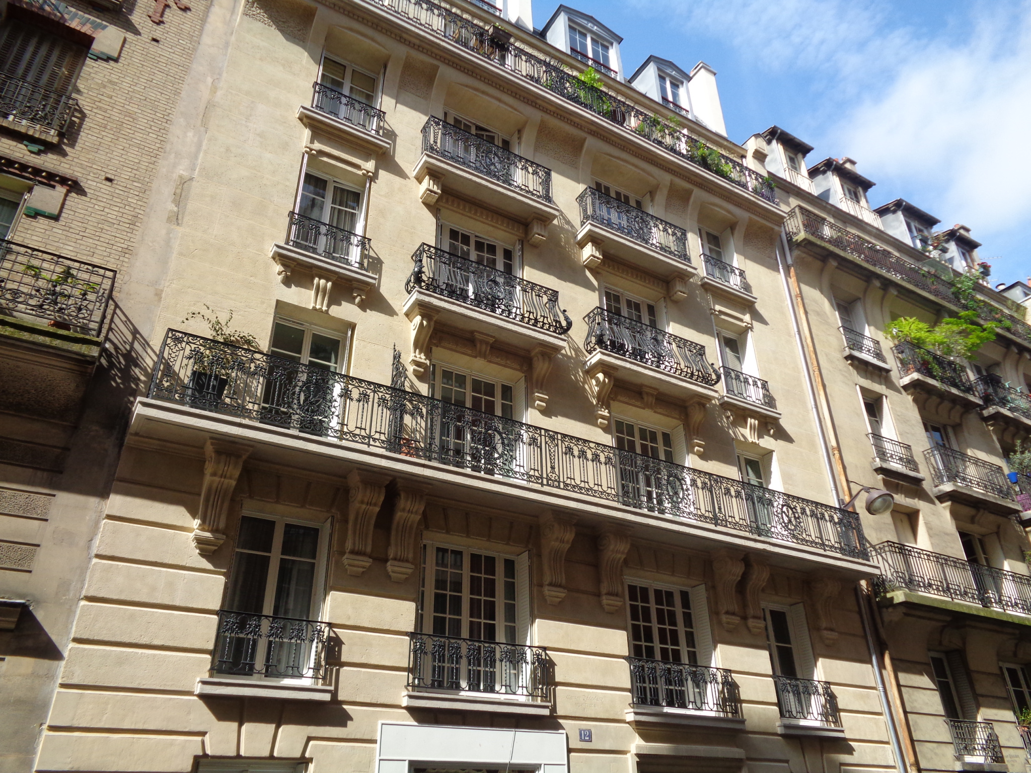 PARIS XV – CONVENTION- 2 PIECES MEUBLE