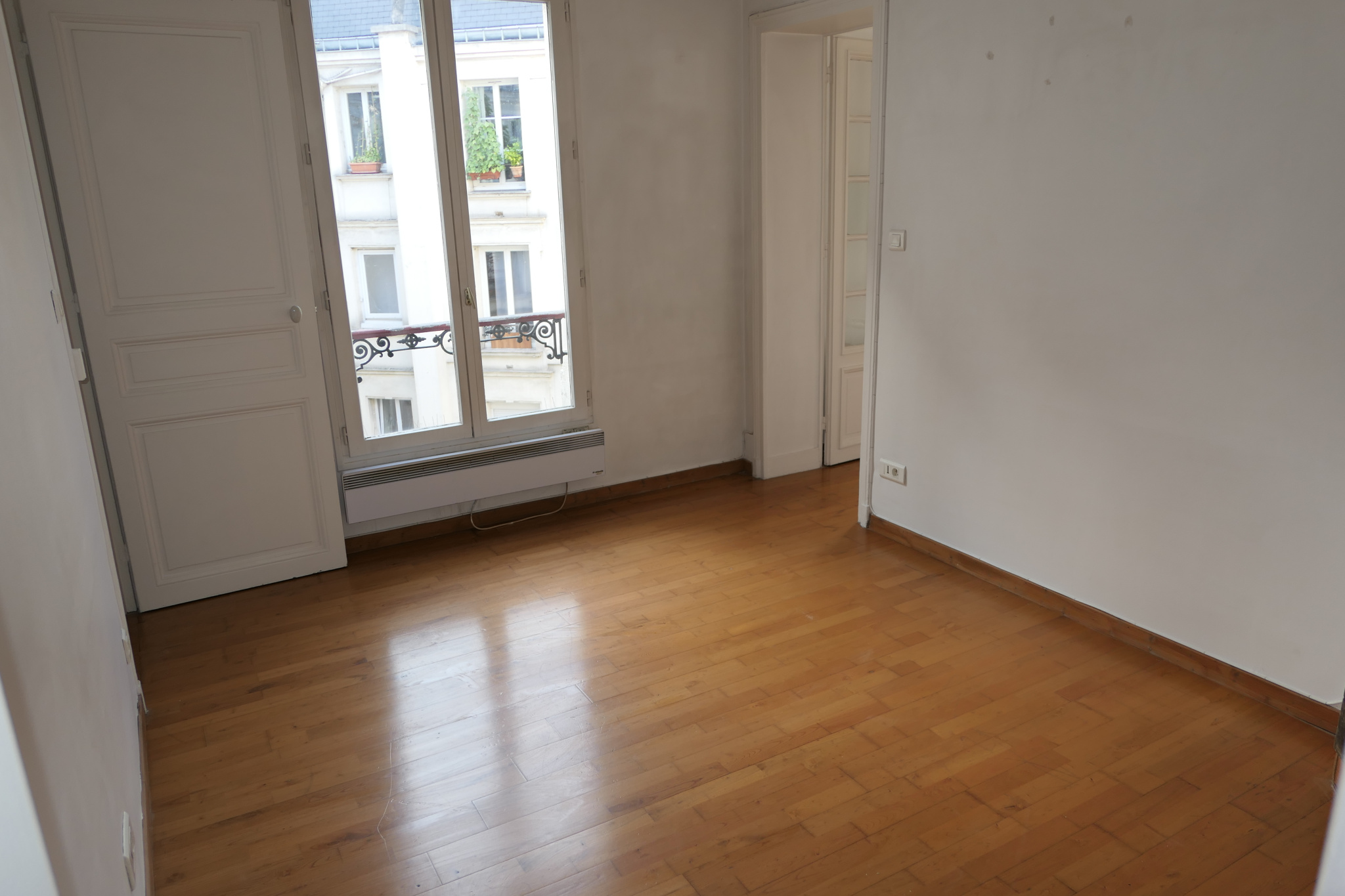 PARIS XVIII – MARCADET – 2 PIECES